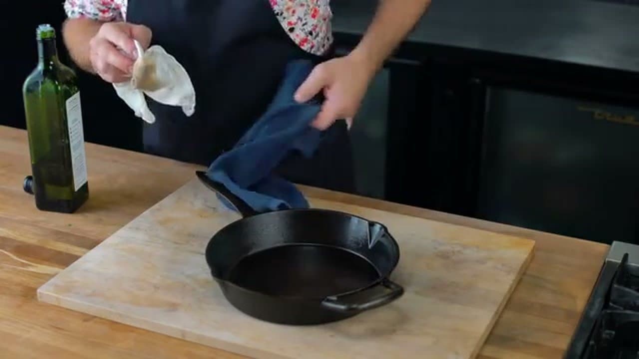 Step 9: Step 9: Repeat seasoning 2-5 times